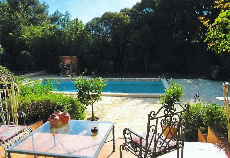 Bed and Breakfast La Bastide du Bouchou à Six-Fours-les-Plages 2*,