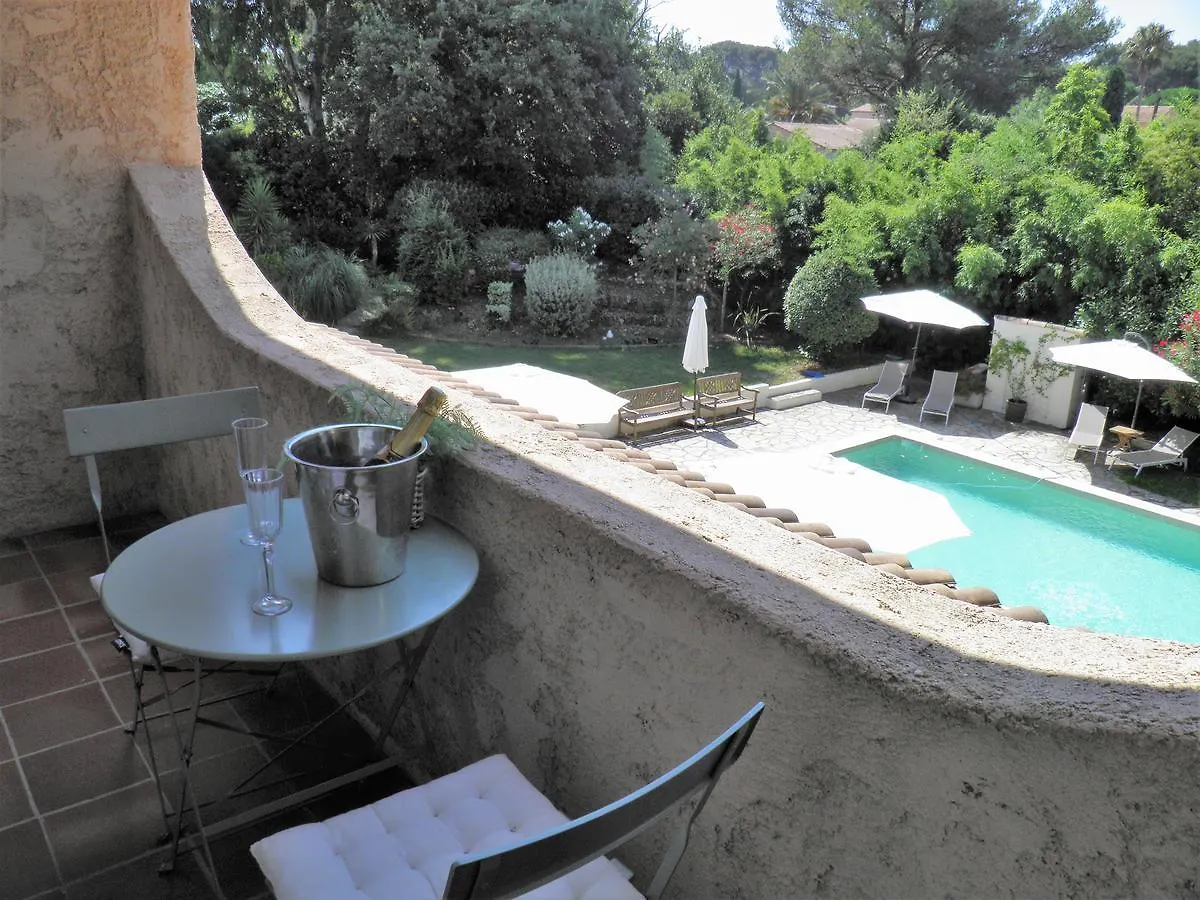 Bed and Breakfast La Bastide du Bouchou à Six-Fours-les-Plages 2*,  France