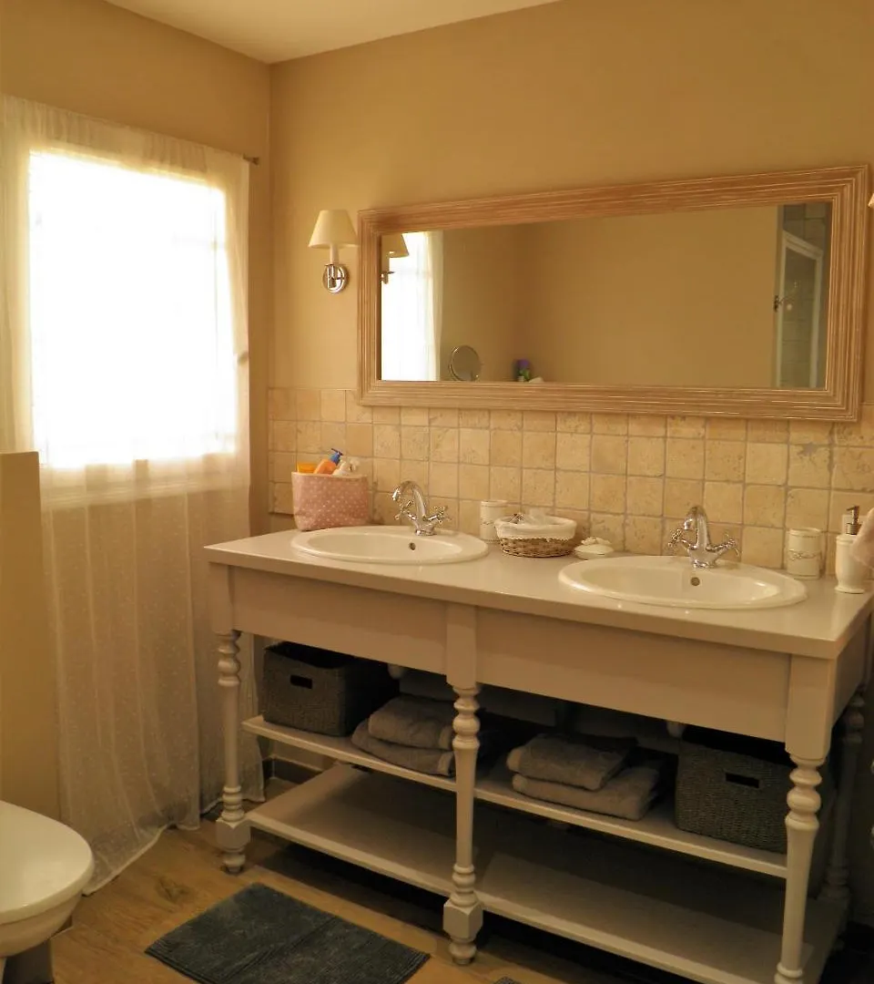 Bed and Breakfast La Bastide du Bouchou à Six-Fours-les-Plages 2*,